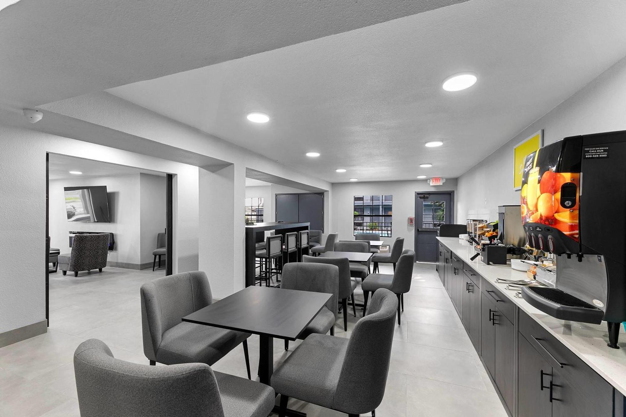 Days Inn By Wyndham San Antonio Near Lackland Afb Bagian luar foto