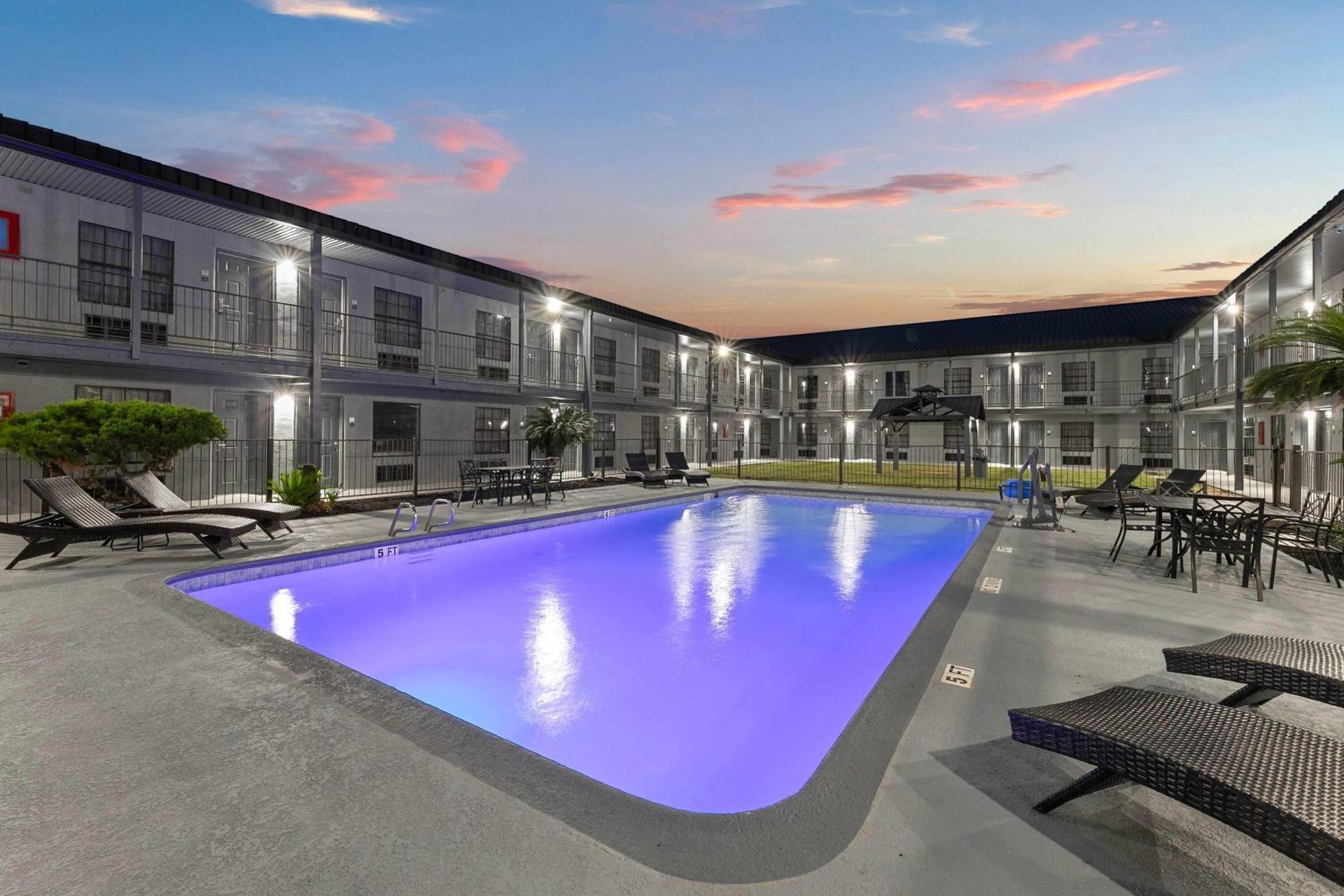 Days Inn By Wyndham San Antonio Near Lackland Afb Bagian luar foto