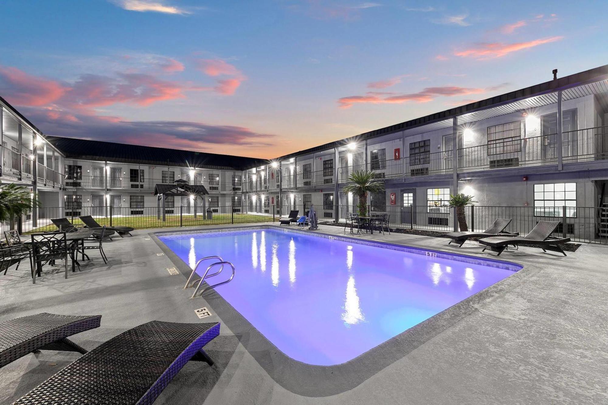 Days Inn By Wyndham San Antonio Near Lackland Afb Bagian luar foto