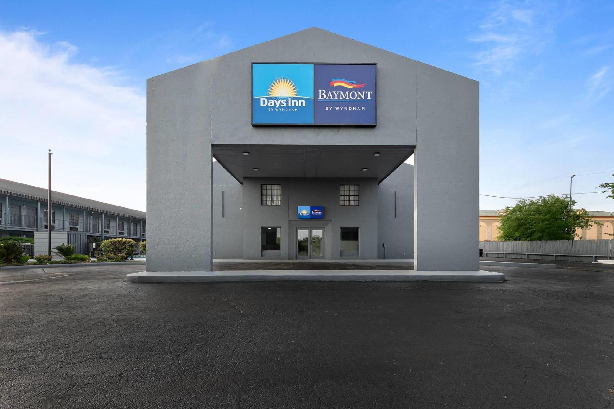 Days Inn By Wyndham San Antonio Near Lackland Afb Bagian luar foto