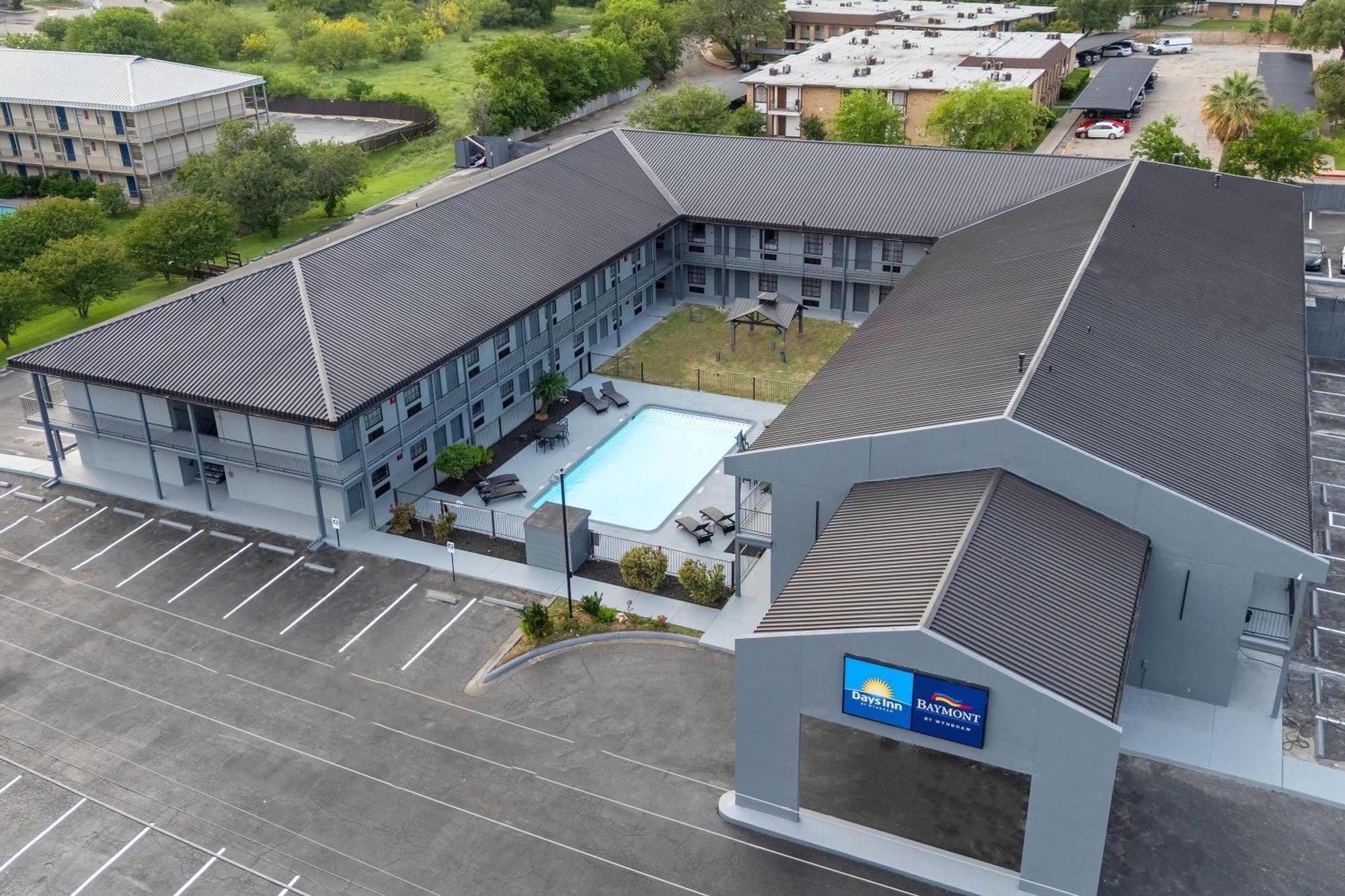 Days Inn By Wyndham San Antonio Near Lackland Afb Bagian luar foto